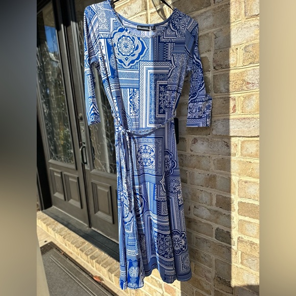 Maxi with sleeve geometric print. Nina - Picture 1 of 3